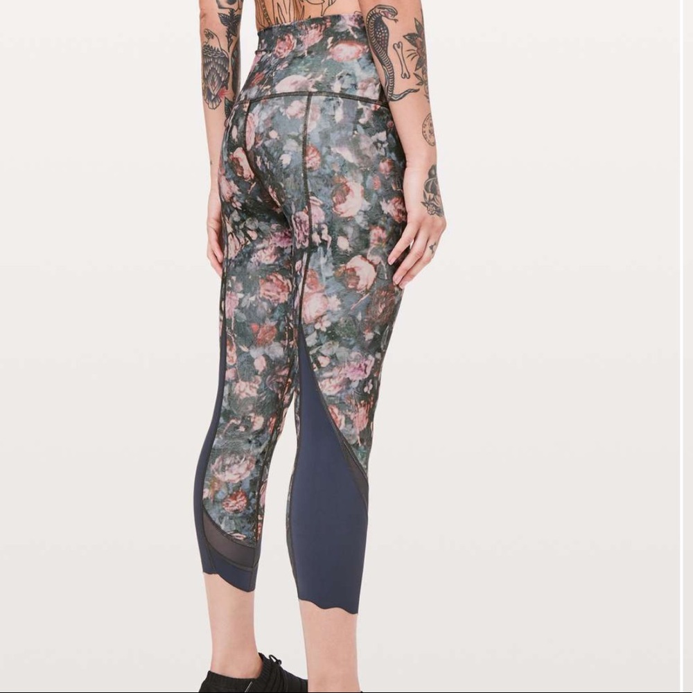 New LULULEMON Wunder Under Crop HR Scallop FRMI 6